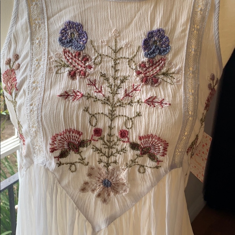 Free People embroidered top sz small NWT - Picture 2 of 13